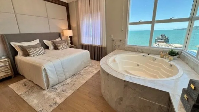 Apartamento de Alto Padrão (Frente ao Mar, com 04 Suítes e 03 Vagas) - Meia Praia - Itapema - SC - foto 13
